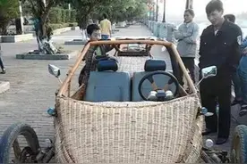 男子手编竹子奢华三轮跑车，既能上牌也能上路，被富豪15万买下图片