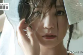 赵薇《嘉人NOW》封面，湿发造型出镜，展现清新自然之美图片