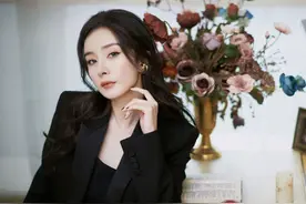 果然女孩子帅起来就没男生什么事了，slay西装杀，超A超飒图片