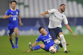 中国足坛一夜三大名场面！有人打飞2米空门，有人暴力断腿图片