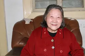 苏州85岁抗美援朝女兵王化珍：15岁奔赴战场 用歌声鼓舞将士图片