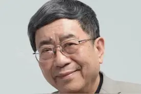 余秋雨前妻：陪伴丈夫14年输给新欢，独自抚养女儿依旧活得精彩图片