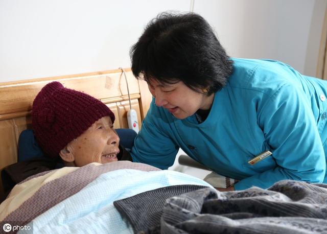 年逾六旬的老糖友突发偏瘫，原来是低血糖惹的祸