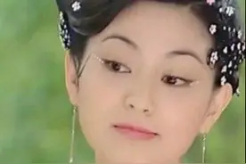 还记得《倚天屠龙记》里的小昭吗？她现在长这样图片