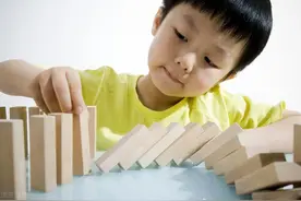 记录小宝上幼儿园的第一天和第二天图片