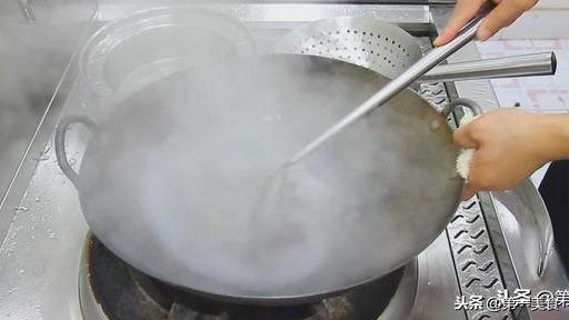 牛肚需要这些配菜，才能有效的去腥入味，增筋保鲜，厨师长的经验