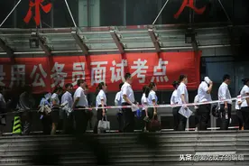 2021年江苏省公务员面试3月7日真题，今年题干较长还有追问图片