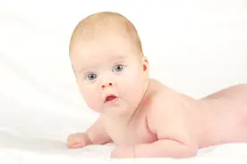 婴幼儿打嗝是怎么了图片