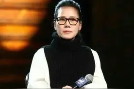 54岁膝下无子的田震，生活给她再多打击，她都是那朵铿锵玫瑰图片