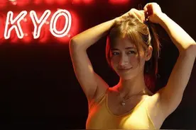 日本美臀女神宫河麻耶，颜值高，身材凹凸有致，吸引了不少粉丝图片