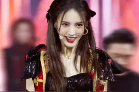 金晨劈叉照疯传，学舞但不为人知的女星，除了她还有林志玲章子怡图片