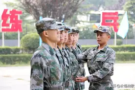 青年当兵后，如果遇到这三个问题，最好这样解决图片