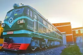 2020中国铁路哈尔滨局招聘50人，国企正式工，需符合这两点要求图片