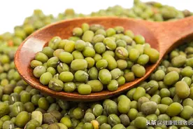 煮绿豆超过1个时间，清热解毒效果减半！这2类人再想喝也要忍住图片