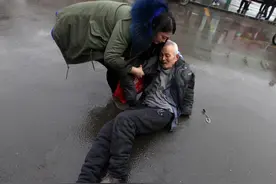 严惩讹人者已成万众期待之举，讹钱意图不退者罪加一等图片