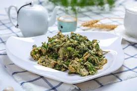 这菜才3块钱一斤，炒鸡蛋比肉还香，香气四溢，营养健康图片