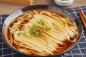 吃一碗儿时就熟悉的面条，一切都暖了——阳春面图片