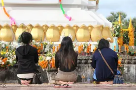 如果山东人跪拜是陋习，西方人亲吻礼岂不成了性骚扰？图片