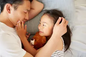 与娃相伴，爸爸经历的花样叫醒法图片