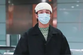 信的女儿爆料：李汶翰深夜约自己去酒店房间，孤男寡女共处一室图片