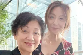 女儿发烧一个月却被英国多家医院拒收！金像影后鲍起静发声求助图片