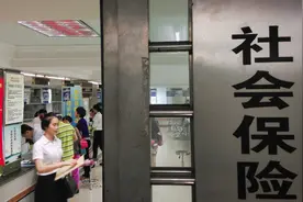 社保交满15年，离开单位后就没交了，60岁可以领取养老金吗？图片