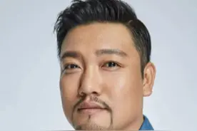 年少落榜当炮兵，中年辞副处级职务后，登上春晚舞台：这人绝了图片