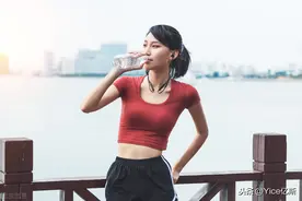 矿泉水惊人的健康益处图片
