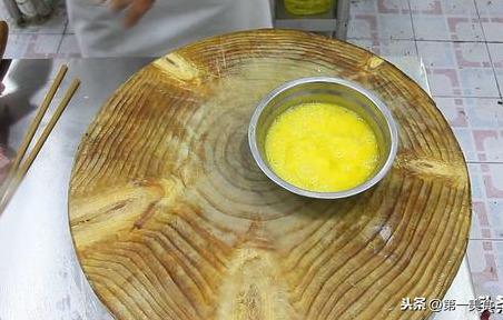 厨师长教你家常洋葱炒鸡蛋，鸡蛋嫩滑，洋葱爽脆，比饭店做的好吃