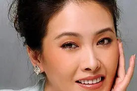复仇最成功的女星：跟你同居8年还不娶我？那我直接嫁给你好兄弟图片
