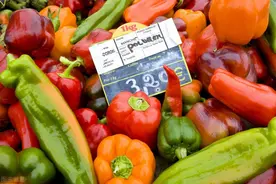 辣椒价格迎来大涨，1元涨到8元，市场火热购买，农民：种少了图片