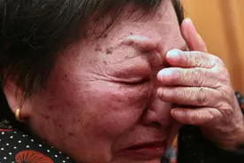 网友分享：与婆婆同住是种什么样的体验？“鼻涕抹茶几”最奇葩图片