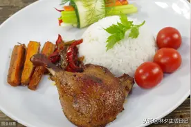 鸭腿饭，鸭腿饭图片