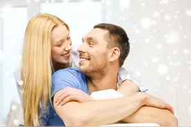 婚纱照导致的分手惨案，为何暴力沟通如此伤人？图片