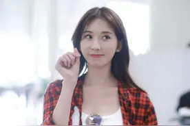 林志玲真是美到骨子里，“理工科”格子衬衫也穿得好看，让人心动图片