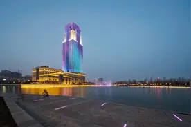 许昌-职业哭灵人的假情真泪，营造一种悲伤的氛围图片