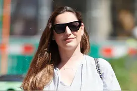 女星凯莉布鲁克Kelly Brook伦敦外出街拍组图图片