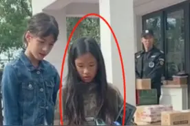 张庭女儿长相被嫌弃，被指遭前妻女儿秒杀，妈妈护女心切喊话网友图片
