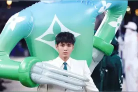 廉价的LV在上海发布男装秀场，预算可能都拿来请明星啦图片