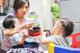 三位老人道出真心话：孙子和外孙始终不是一般亲，原因现实又无奈图片