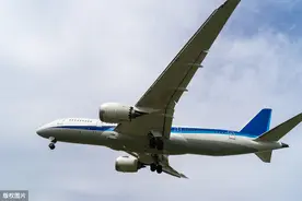越南航空的波音787-10首次飞往美国图片