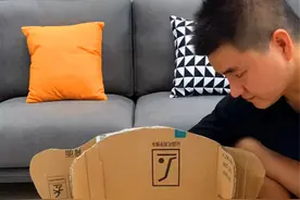 爸爸用9个奶粉桶，给孩子做了个小沙发，做法超简单，太实用了图片