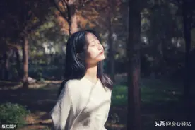 女人在暗恋你，不是叫你哥或者大叔，而是用这3种方式称呼你图片