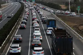 安徽实施最严临时交通管制，这些车辆禁止驶入高速图片