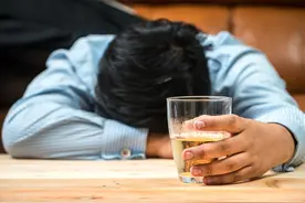 高血压的人，什么情况下坚决不能再喝酒了？心血管医生给出答案图片