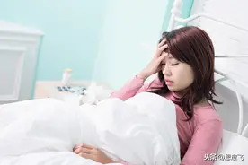 女生说感冒了，高情商男人怎么回复图片