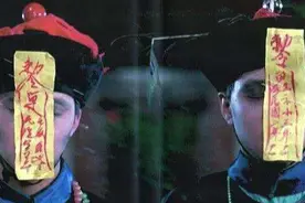 为什么电影中的僵尸都穿清朝的官服？而不是其他朝代？图片