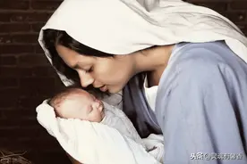 儿媳坐月子，婆婆教儿子，“你就晾着她，看她能怎样！”图片