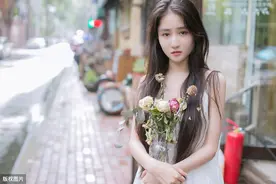 小说：出差途中被漂亮女孩搭讪，心动再遇时，她的话令我如坠冰窖图片