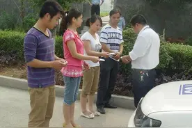 科目三有驾校要交“包过费”？原来安全员通过这些“技巧”帮助你图片